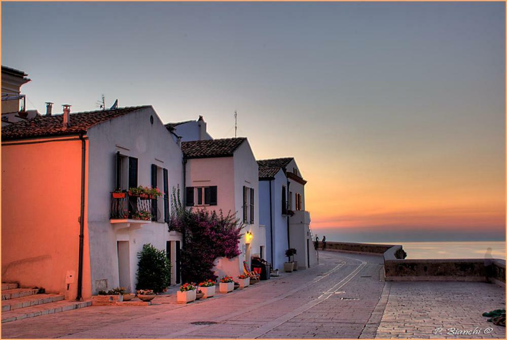 La Casa Sotto L'Arco Apartamento Termoli Exterior foto