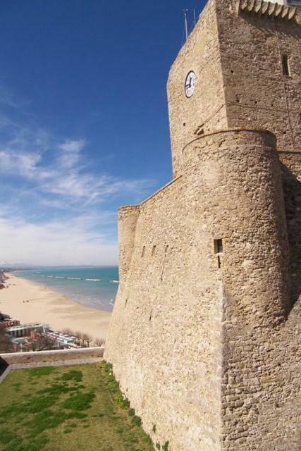 La Casa Sotto L'Arco Apartamento Termoli Exterior foto